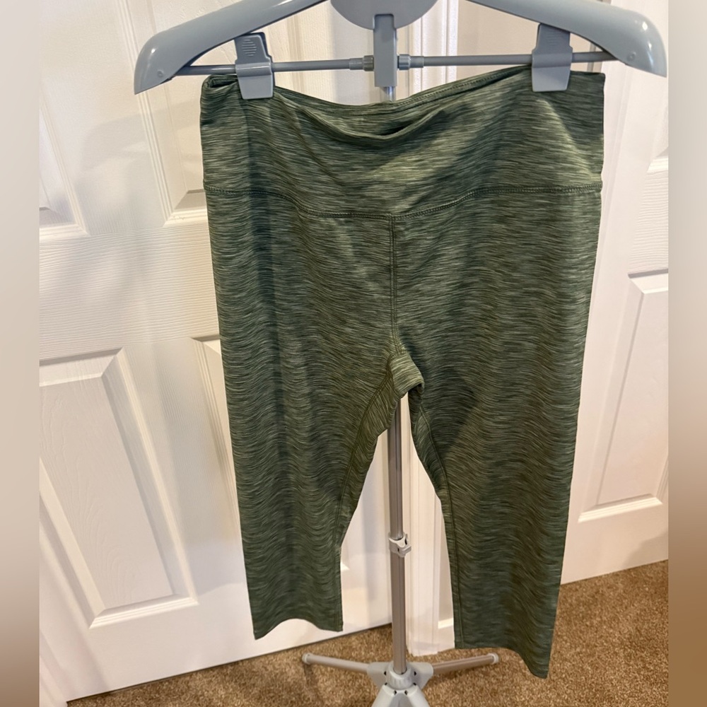 ⭐️ RBX Olive Active Leggings